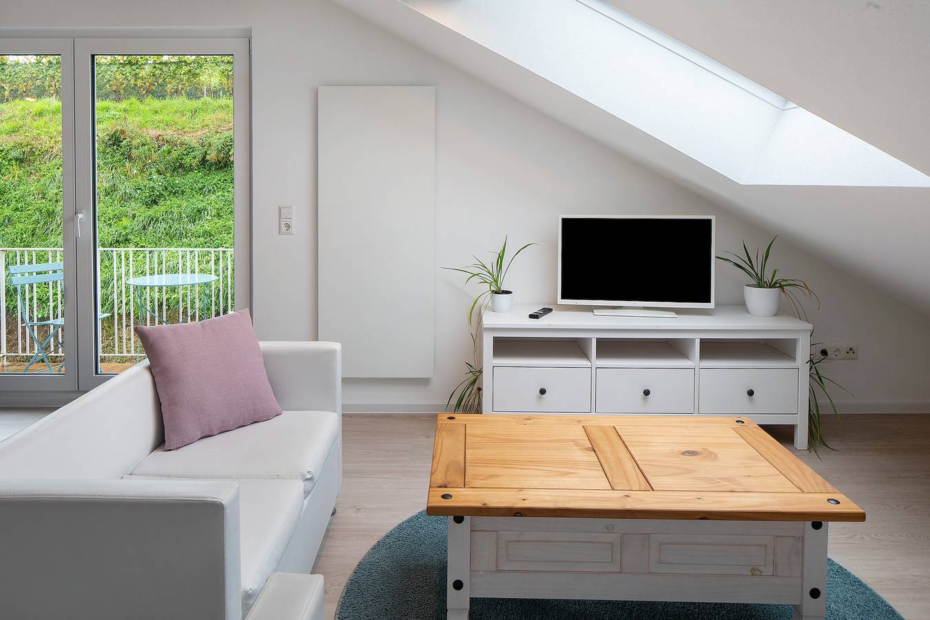 Ganzes Studio, Einzimmerapartment 'Engelsloft' mit Balkon und Wi-Fi in Endingen, Kaiserstuhl