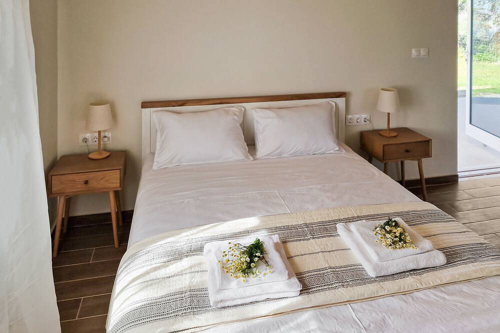 Cozy Owl's Home - a studio countryside house in Pyrgos in Pyrgos, Golfe de Cyparisse