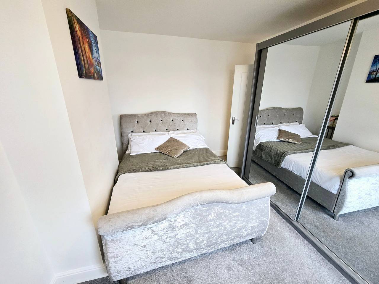 Spacious home, parking in Dartford, Kent