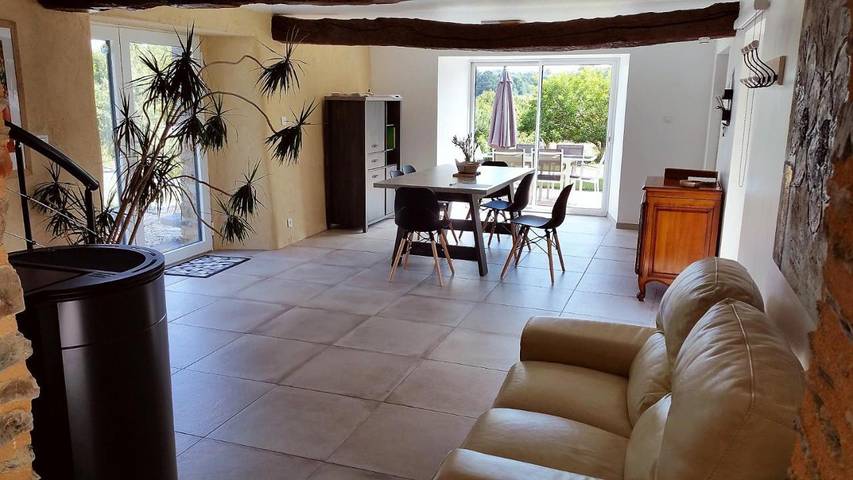 Location de vacances pour 6 personnes, avec piscine ainsi que vue et jardin à Saint-Dolay - 4