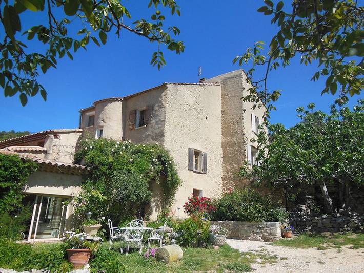 Location de vacances pour 2 personnes, avec jardin et piscine dans le Vaucluse - 2