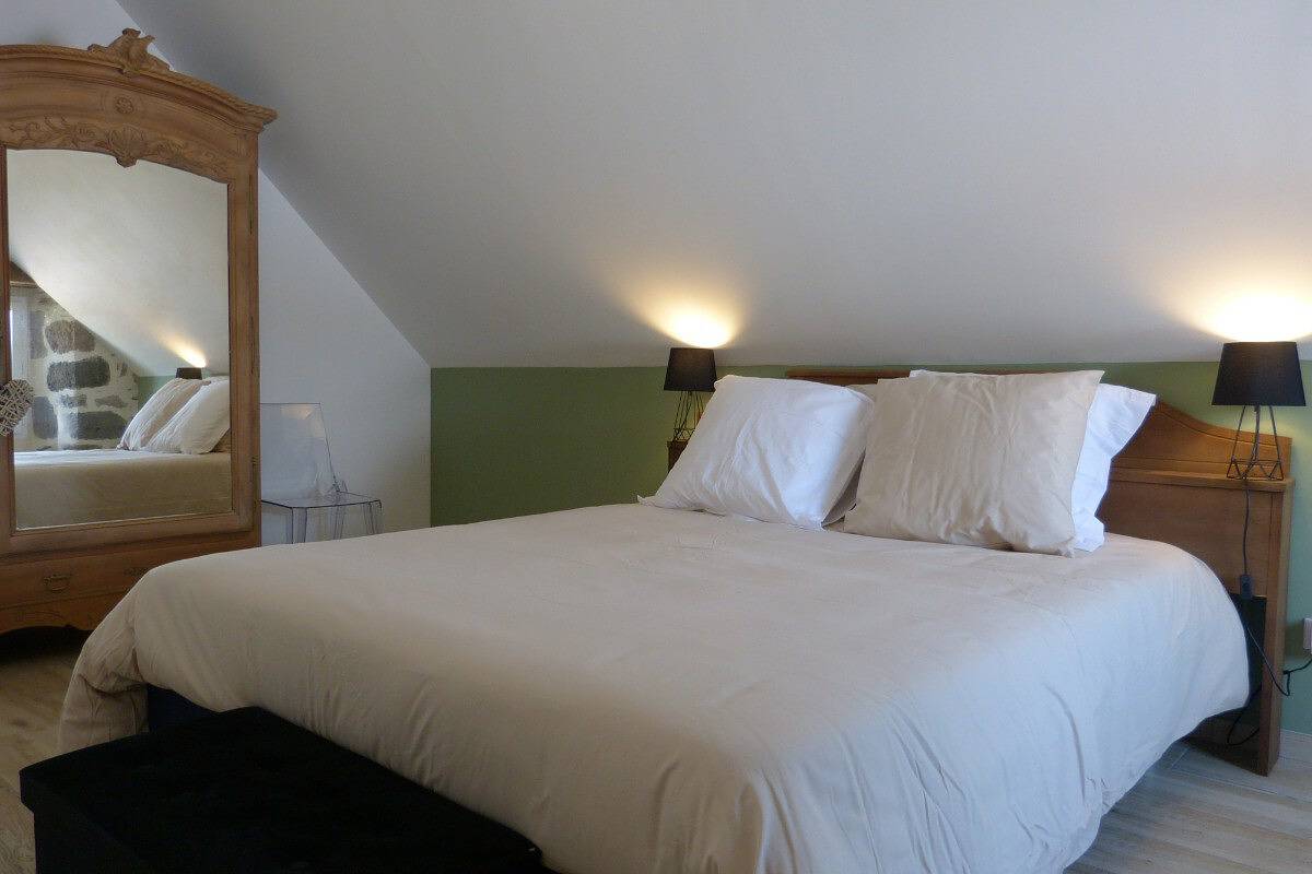 Gîte vue lac dans le cantal pour 8 personnes in Champs-sur-Tarentaine-Marchal, Parc naturel régional des Volcans d'Auvergne