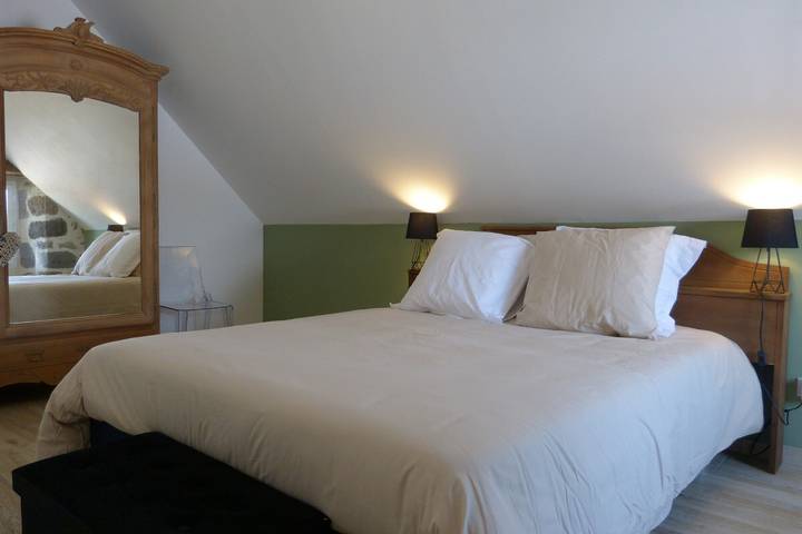 Ferienhaus für 8 Personen mit Seeblick in Champs-sur-Tarentaine-Marchal, Regionaler Naturpark Volcans d'Auvergne