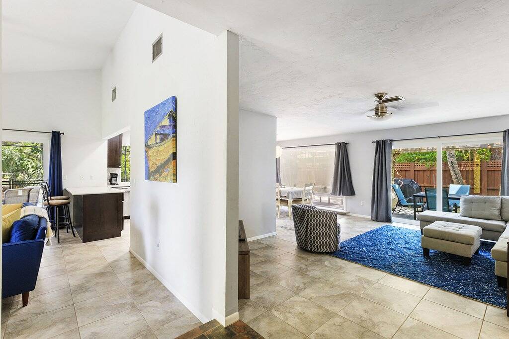 Pool Home, Steps to Secluded Beach Access in Sarasota, Sarasota County