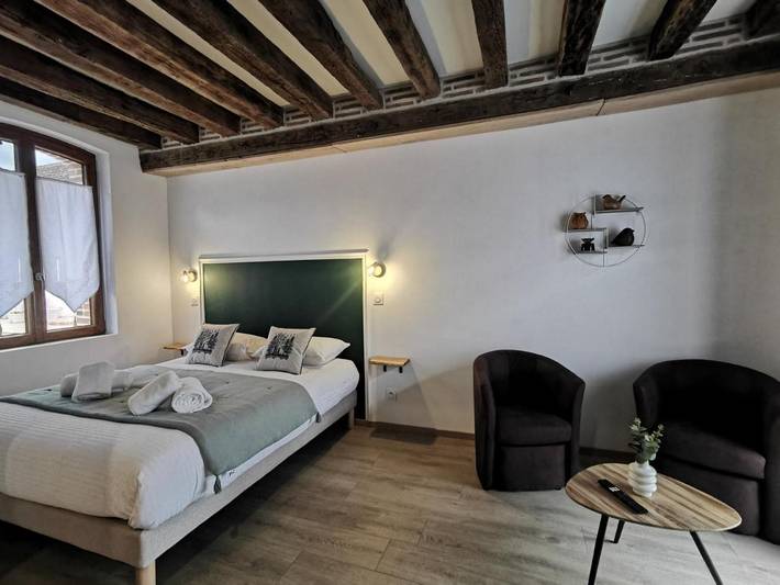 Location de vacances pour 2 personnes, avec Terrasse et Jardin ainsi que Piscine et Vue à Marcilly-en-Gault - 2