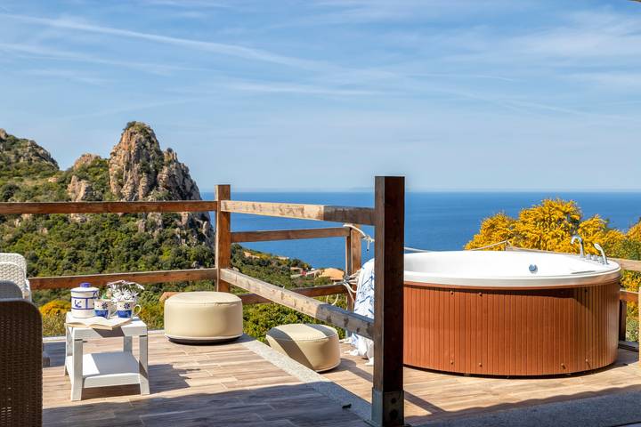 Casa vacanza per 5 persone, con Balcone e Idromassaggio nonché Giardino a Costa Paradiso