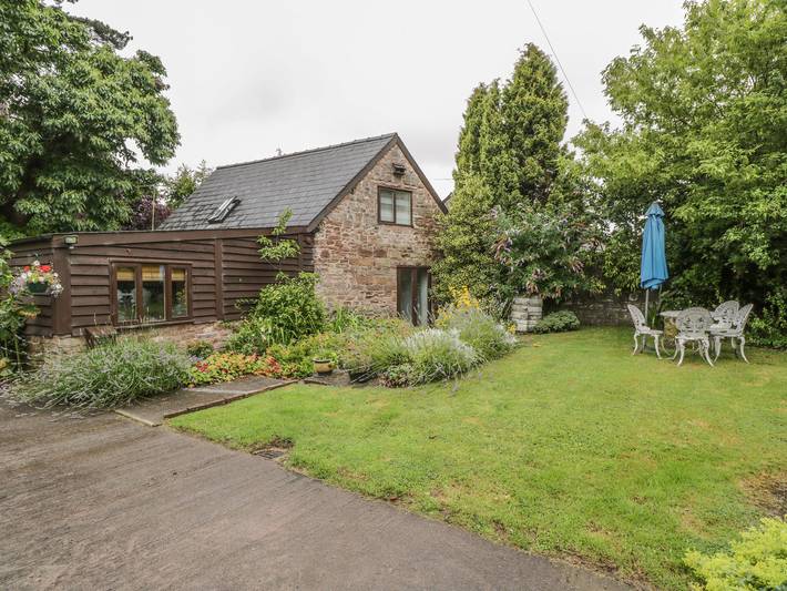 Log cabin for 4 people, with Garden in Herefordshire