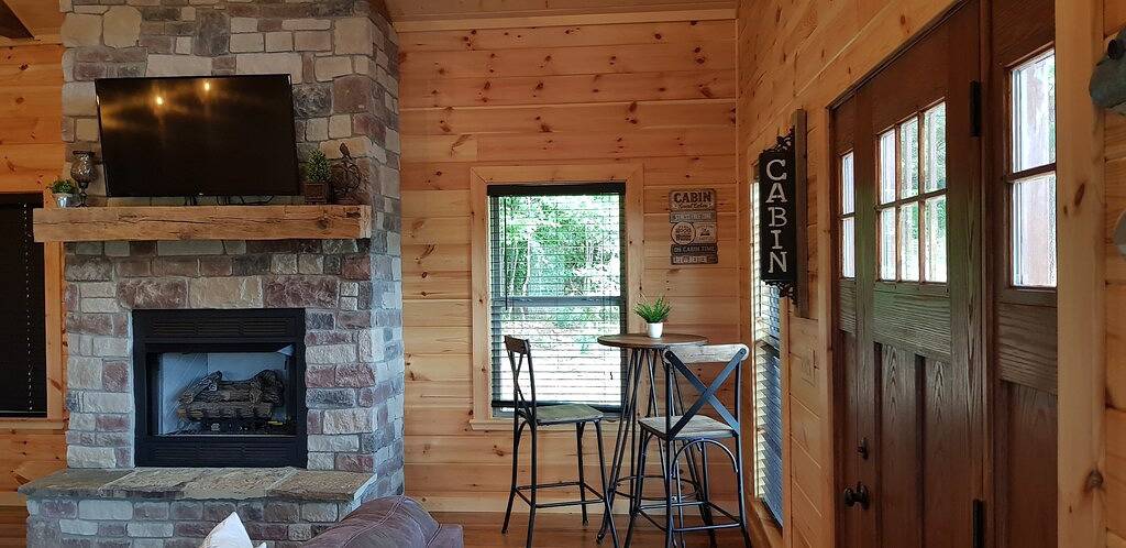 Log Cabin for 4 Guests in Oklahoma, USA