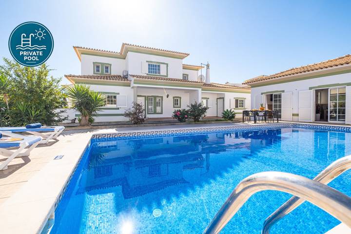 Villa for 16 people, with Terrace and Garden in Portugal