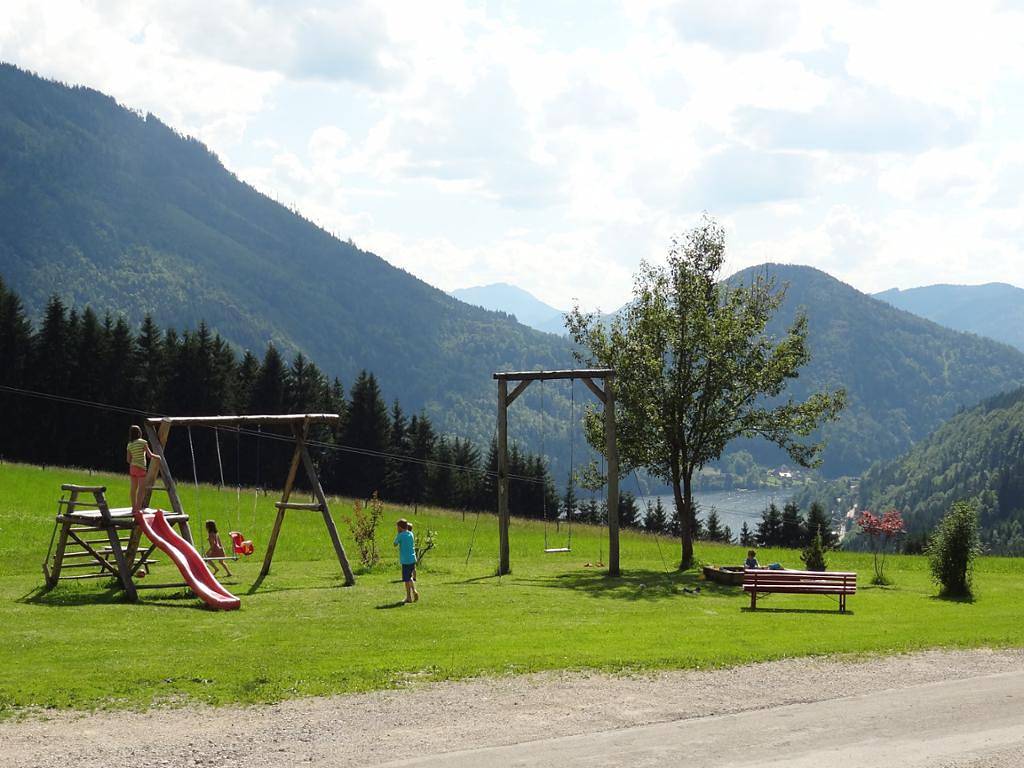 Urlaub am Bio-Bauernhof Moas - Doppelzimmer "Hetzkogel" mit Balkon in Lunz am See, Mostviertel Region