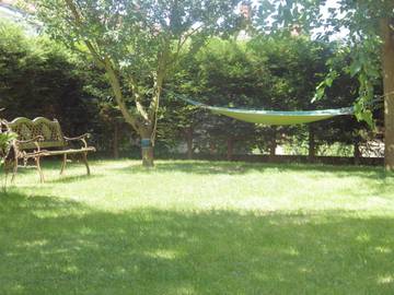 Chambre d’hôte pour 3 personnes, avec piscine ainsi que vue et jardin dans l' Ain