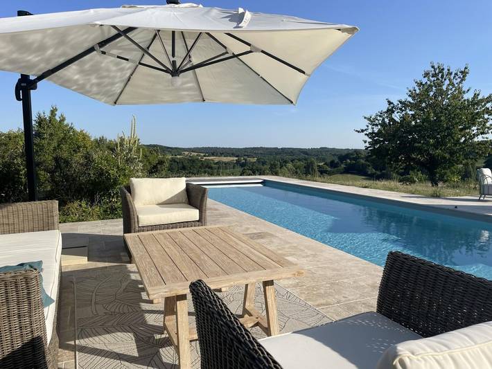 Chambre d’hôte pour 4 personnes, avec Terrasse et Jacuzzi ainsi que Jardin et Piscine en Charente