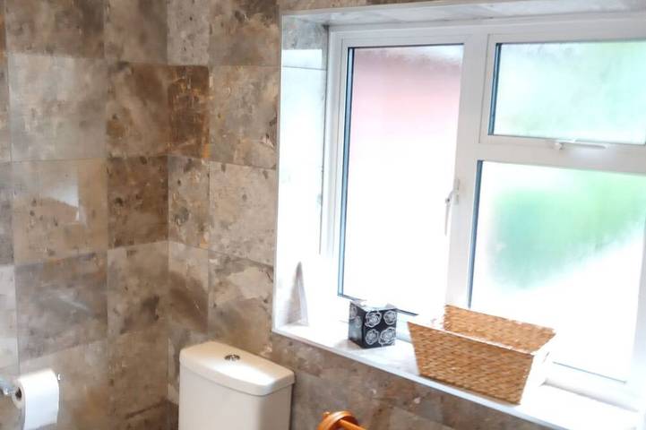 Appartement entier, Appartement-Large-Salle de bain privée-Vue sur Jardin in Greensands Ridge, Kent