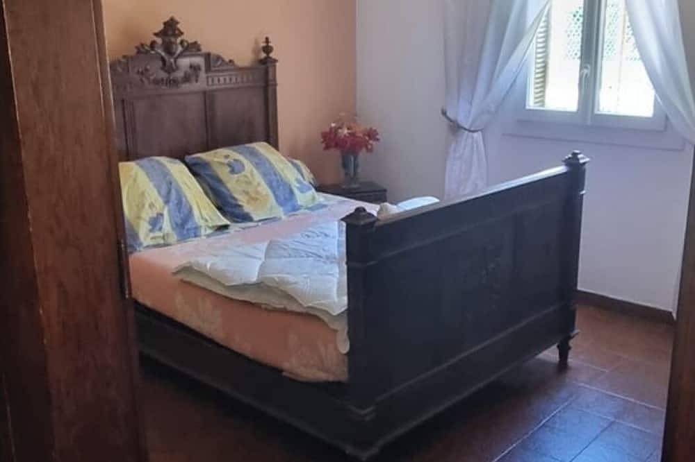 Appartement entier, Appartement atypique centre corse in Omessa, Région de Corte