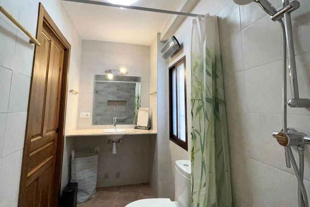 Beautiful 2-bedroom house with terraces in El Colmenar in El Colmenar, Cortes de la Frontera