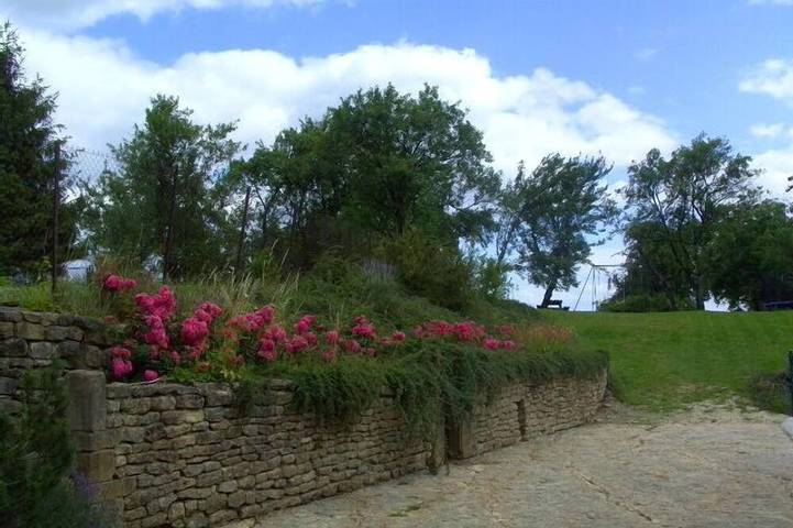 Maison de vacances pour 14 personnes, avec jardin et jacuzzi dans les Ardennes