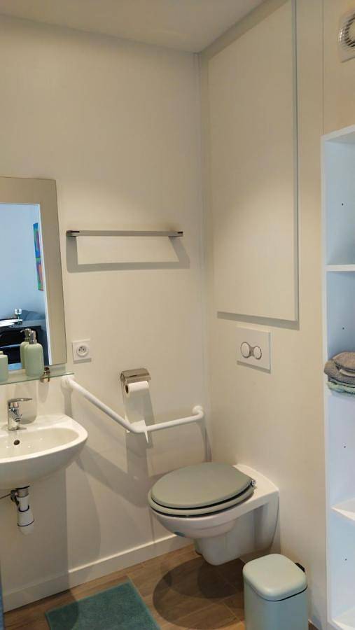 Appartement entier, One-Bedroom Apartment in Lingolsheim, Région de Strasbourg
