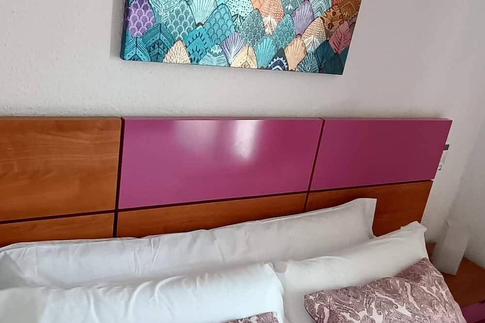 Entire apartment, C3 Casa del Castillo by Naturadrada in La Adrada, Ávila Region