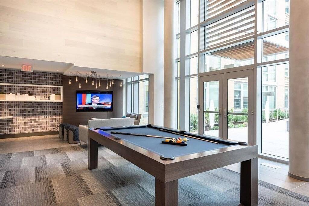 Ganze Wohnung, Modernes Apartment mit 2 Schlafzimmern in der Nähe von Crystal City Shops in Arlington (VA), Arlington County