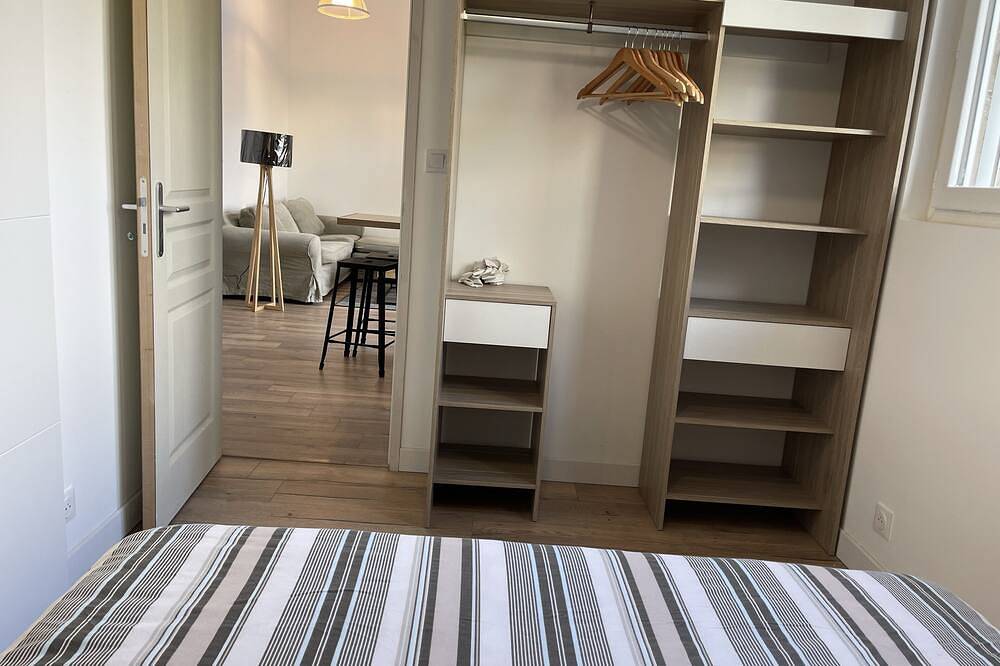 Appartement entier, T2 bis entièrement refait, en plein centre du Faou in Le Faou, Iroise