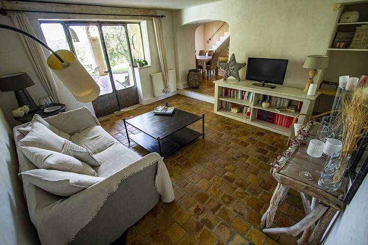 Location de vacances pour 2 personnes, avec jardin et terrasse à Lurs - 4