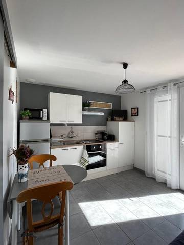 Gîte pour 2 personnes, avec terrasse dans Parc ornithologique du Pont de Gau