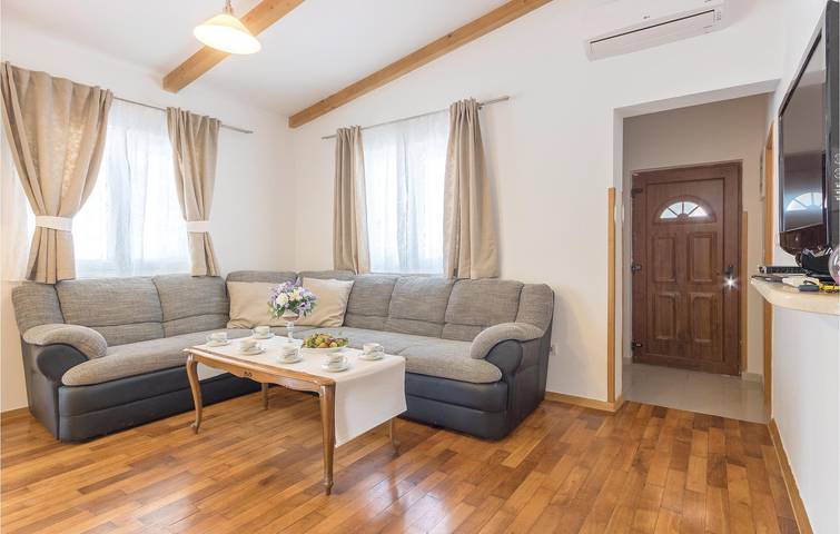 Ferienhaus für 6 Personen, mit Pool und Terrasse in Pula - 4