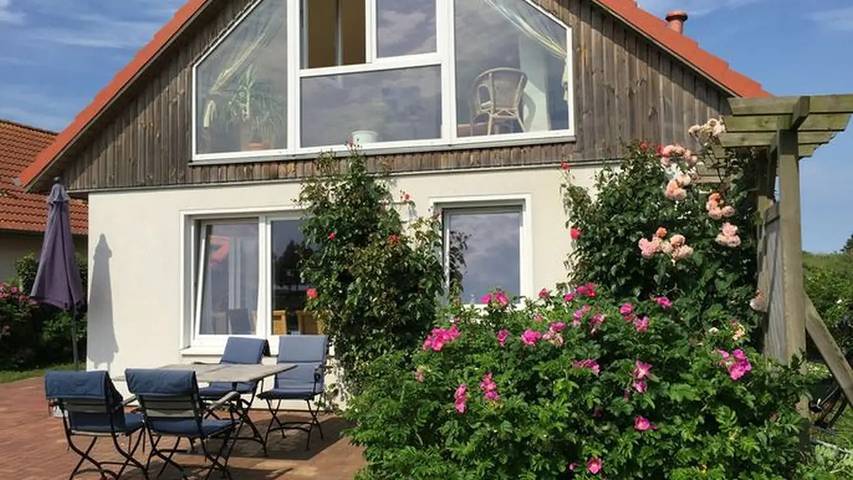 Ferienhaus für 7 Personen, mit Terrasse und Garten sowie Sauna, mit Haustier