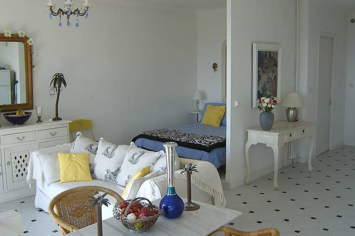 Gîte pour 2 personnes, avec terrasse et jardin à Villefranche-sur-Mer - 4