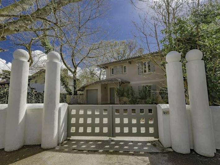 Villa pour 10 personnes, avec Terrasse ainsi que Jardin et Piscine à La Teste-de-Buch - 2