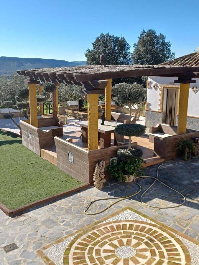Casa rural para 8 personas, con piscina además de jardín y vistas en Alcalá del Valle