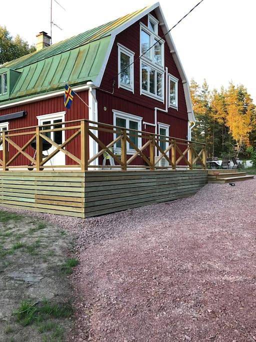 Villa för 10 Personer, med Bubbelpool samt Terass och Trädgård och Bastu på Åland
