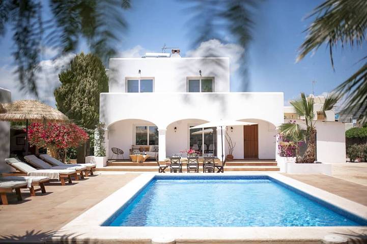 Villa pour 8 personnes, avec jardin ainsi que terrasse et piscine, animaux acceptés - 1