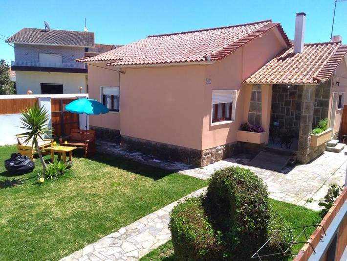 Casa de férias para 5 pessoas, com Terraço e Jardim e ainda Vista em Magoito