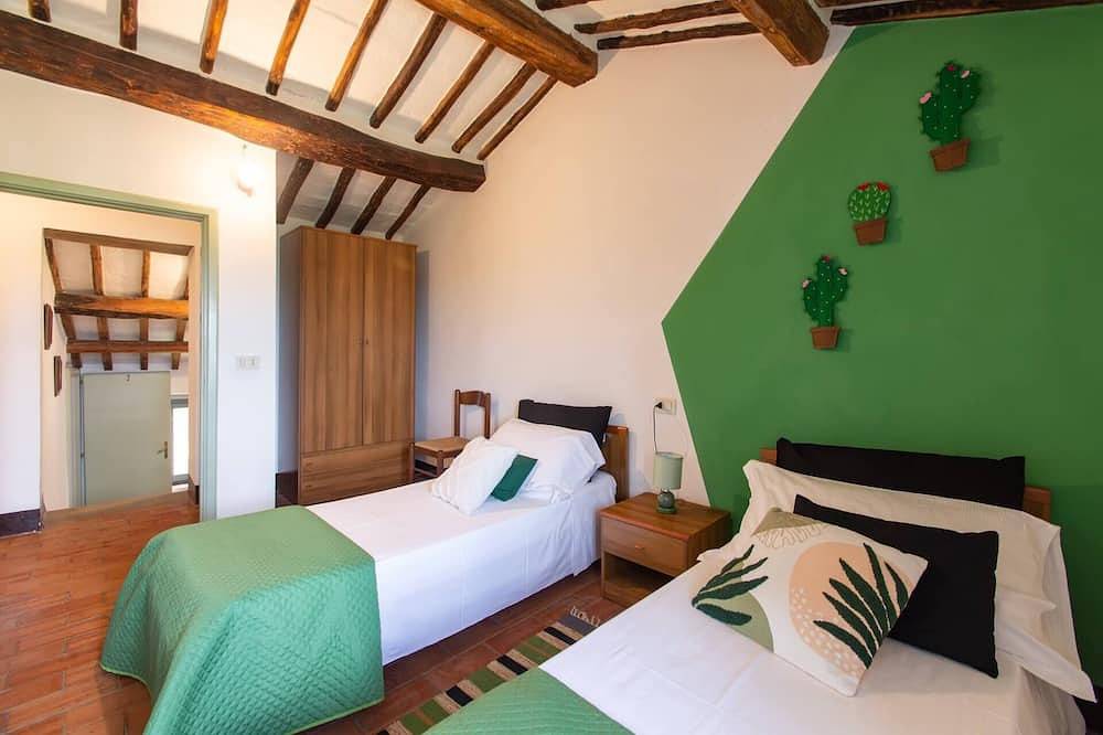 Apartamento entero, Casa Paciano, near town, apartments with pool, Ciliegio in Paciano, Provincia de Perugia