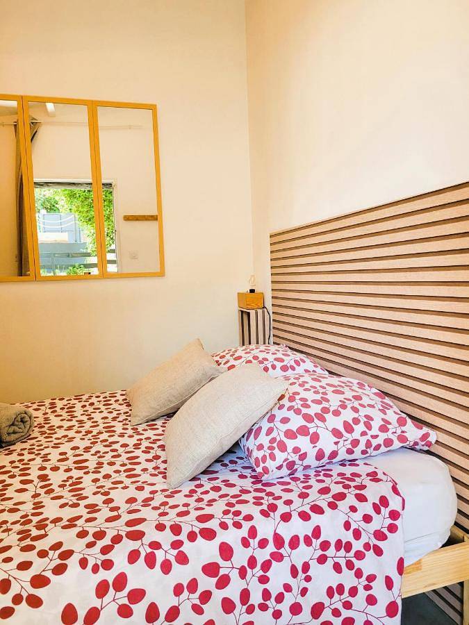 Maison d’hôte pour 2 personnes, avec piscine et jardin ainsi que vue et terrasse à Nîmes - 3