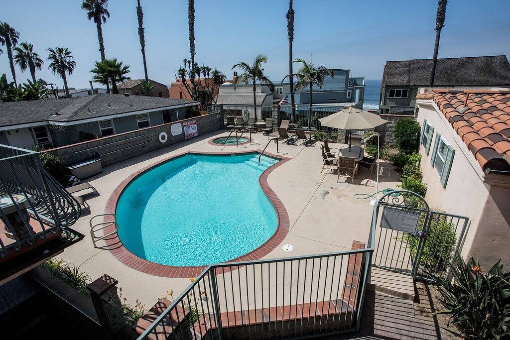 Ganze Wohnung, Meerjungfrau-Pool-Retreat - Pool 2 Bett / 2 Bäder in Oceanside, San Diego County