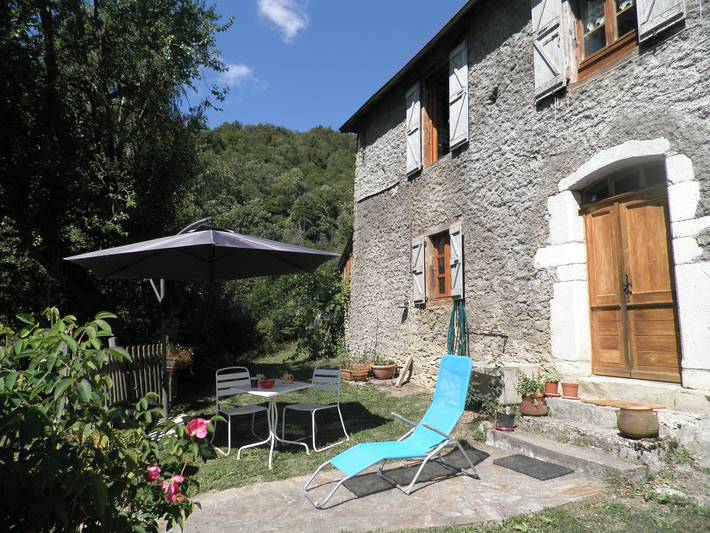 Gite Andourra 3 stars with Ac - garden surrounded by forest, mountain view, peaceful, hiking in Bonac-Irazein, Parc naturel régional des Pyrénées ariégeoises