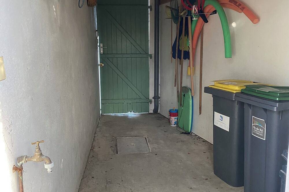 Bright single-storey house with enclosed garden in Les Portes-en-Ré in Les Portes-en-Ré, Ile de Re