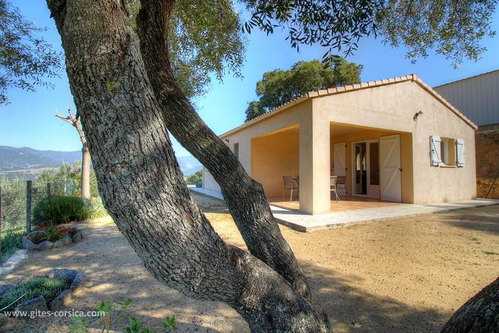Gîte pour 4 personnes, avec Terrasse ainsi que Jardin et Vue à Sollacaro - 2