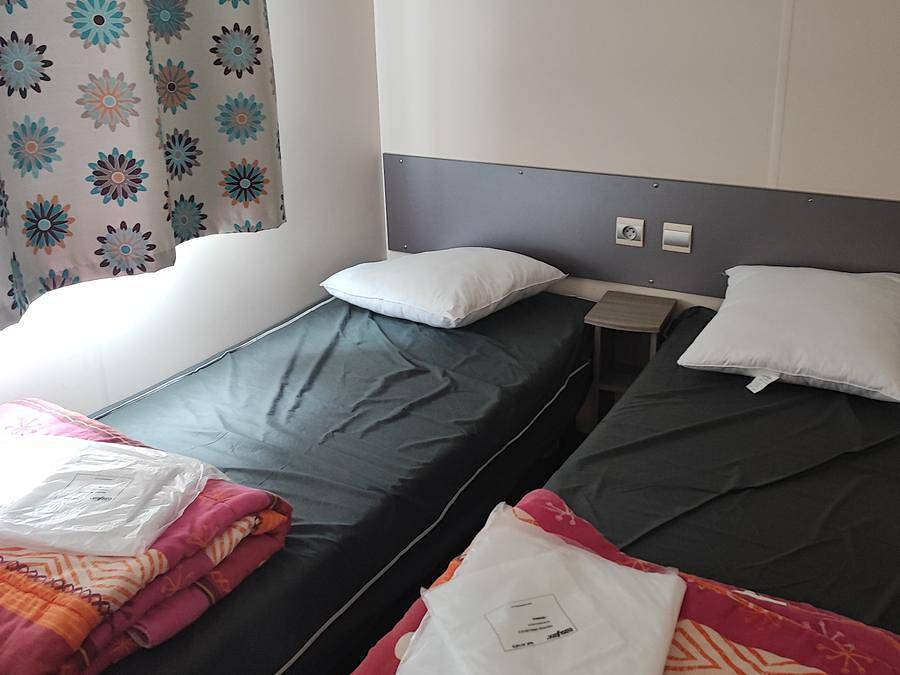 Sun & Sea sur Camping Le Bosc - Mobile home 6 persons - Irm or Trigano 3 bedrooms - Air conditioning + Tv 4/6 pers. in Saint-Cyprien, Mediterranean Coast (France)