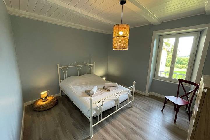 Location de vacances pour 5 personnes, avec piscine à Génis - 4