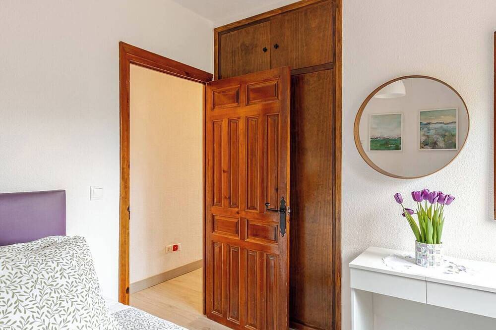 Apartamento entero, Apartamento Rural Encanto Manchego con Vistas en Pueblos Negros · 6 pax in Cogolludo, La Alcarria