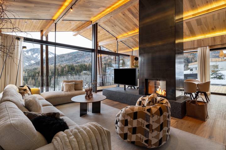 Ferienhaus für 12 Personen, mit Balkon und Whirlpool sowie Garten und Sauna