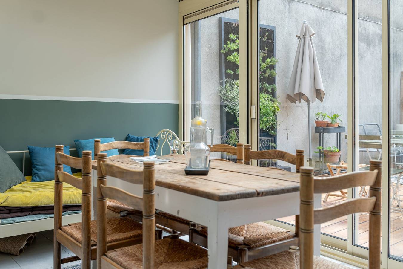 Gîte climatisé "La Pléiade", avec piscine et terrasse in Surgères, Région de Rochefort