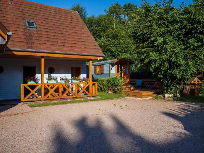 Chambre d’hôte pour 3 personnes, avec Terrasse ainsi que Jardin et Vue