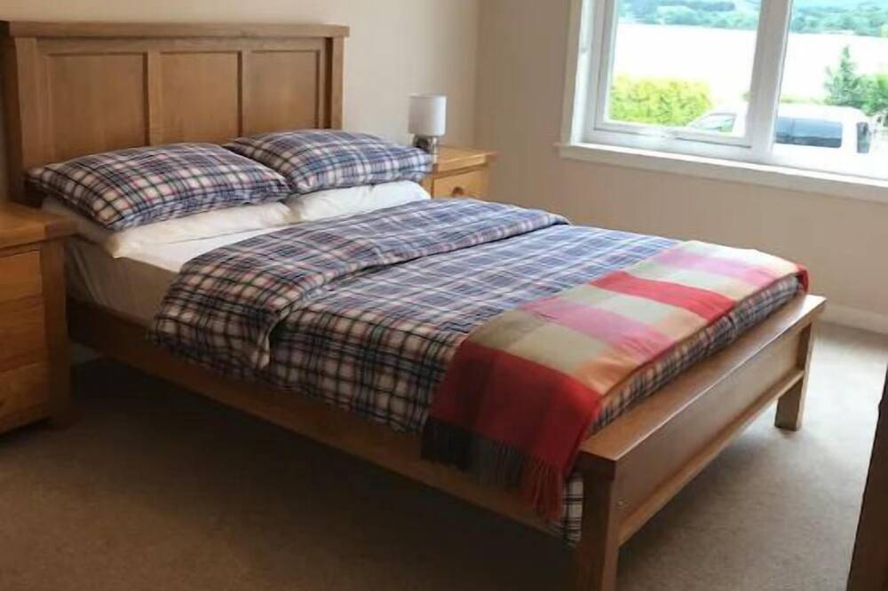 Entire apartment, Borrodale, Lochside Apartments in Fort William, Highlands
