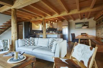 Gîte pour 13 personnes, avec jardin à La Llagonne