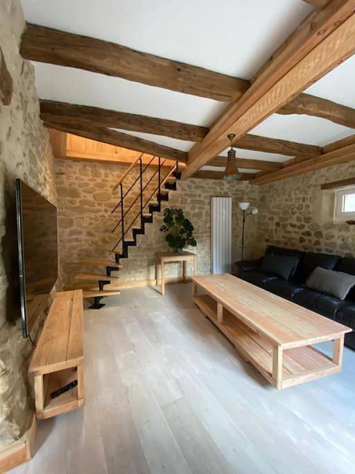 Gîte pour 4 personnes, avec terrasse à La Baume-Cornillane