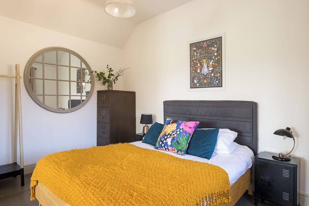 Stylish cottage, countryside views, wood burning hot tub, 20 mins to Cambridge in Croydon (Cambridgeshire), Cambridgeshire